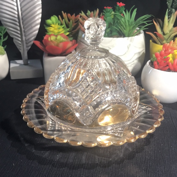 🛑🛑Vintage Cut Glass Domed Butter Dish/Cheese Ball Dish Gold Accents Crystal - Picture 3 of 7